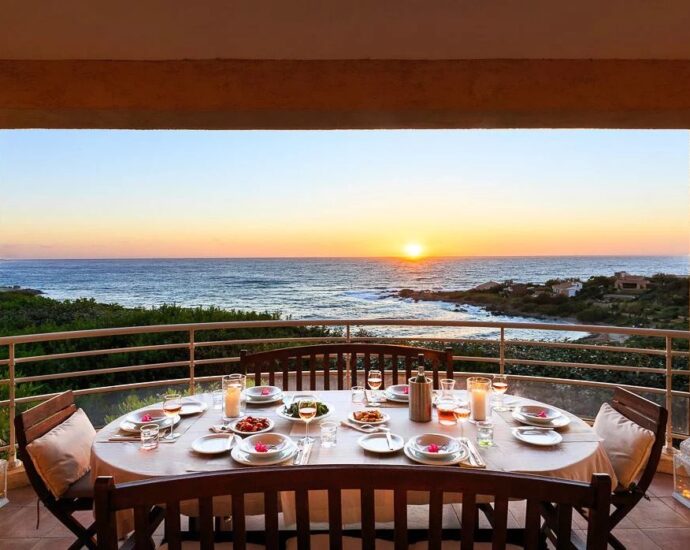 Exclusivité, Corbara, Marine de Davia, villa 3 chambres, piscine, vue mer panoramique, plage à pied