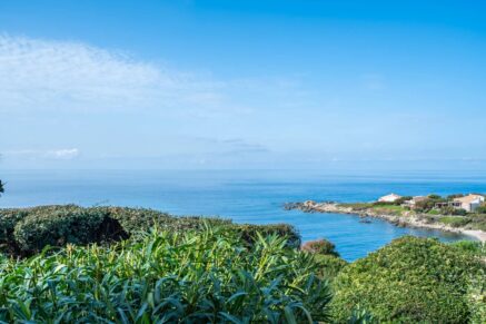 Exclusivité, Corbara, Marine de Davia, villa 3 chambres, piscine, vue mer panoramique, plage à pied