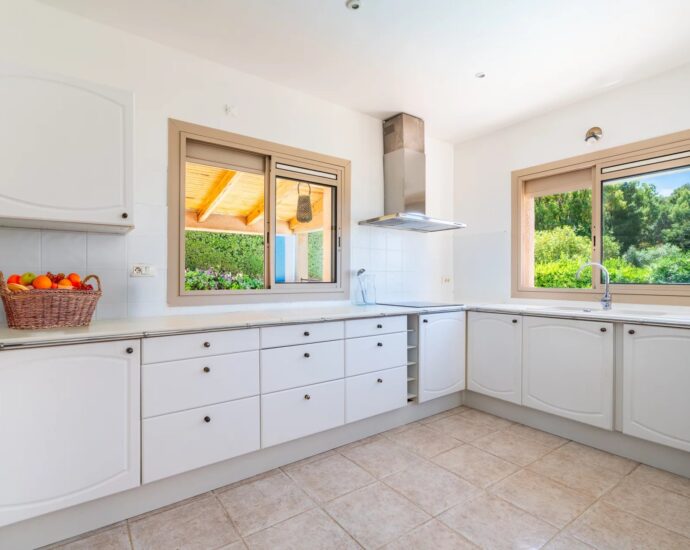 Corbara, Marine de Davia, villa 6 chambres, piscine, vue mer panoramique, plage à pied