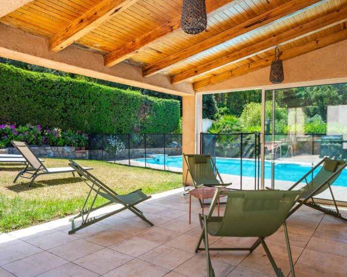 Corbara, Marine de Davia, villa 6 chambres, piscine, vue mer panoramique, plage à pied