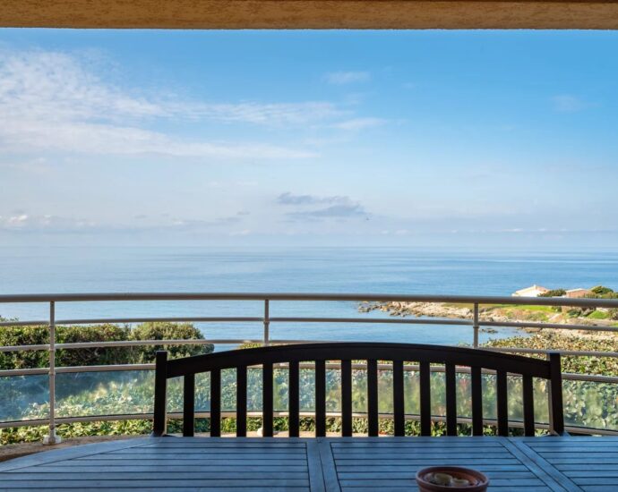 Exclusivité, Corbara, Marine de Davia, villa 3 chambres, piscine, vue mer panoramique, plage à pied