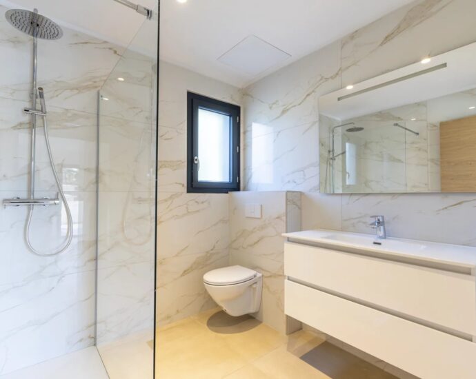 Solenzara, Marine de Solaro, Villa contemporaine, 5 chambres, piscine chauffée, vue dégagée montagnes, plage à pied