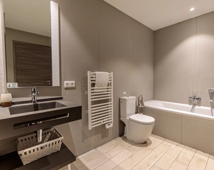 Lecci , Cala Rossa, Villa de 3 chambres avec piscine chauffée et plage à pieds