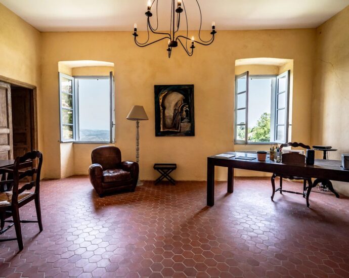 Demeure de Maître dominant la vallée du Nebbiu et le golfe de Saint-Florent