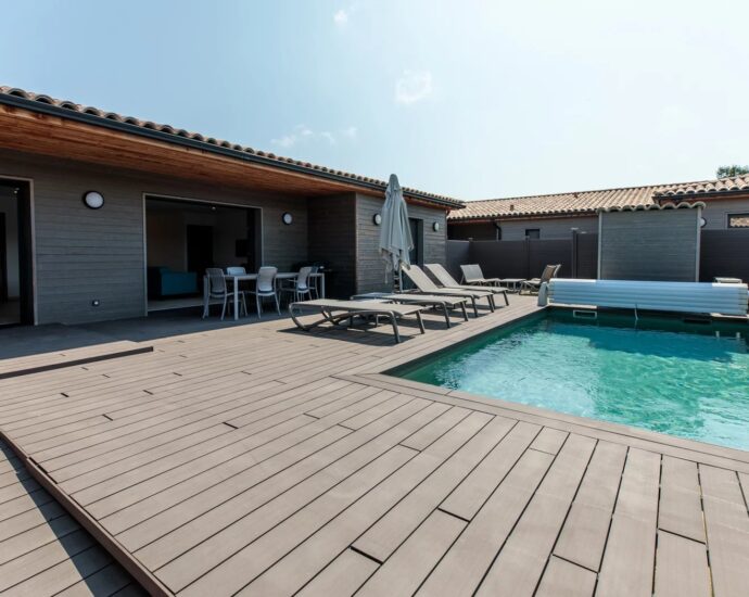 Lecci , Cala Rossa, Villa de 3 chambres avec piscine chauffée et plage à pieds