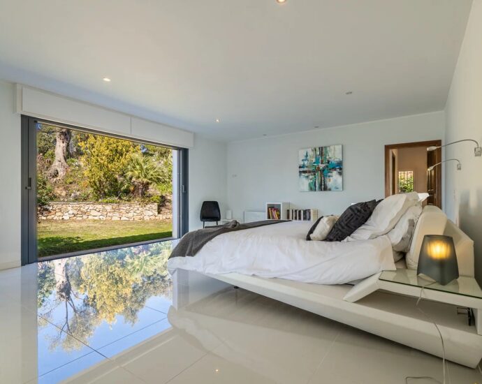 Lumio, Villa 6 chambres, vue mer panoramique, piscine à débordement, proche plage