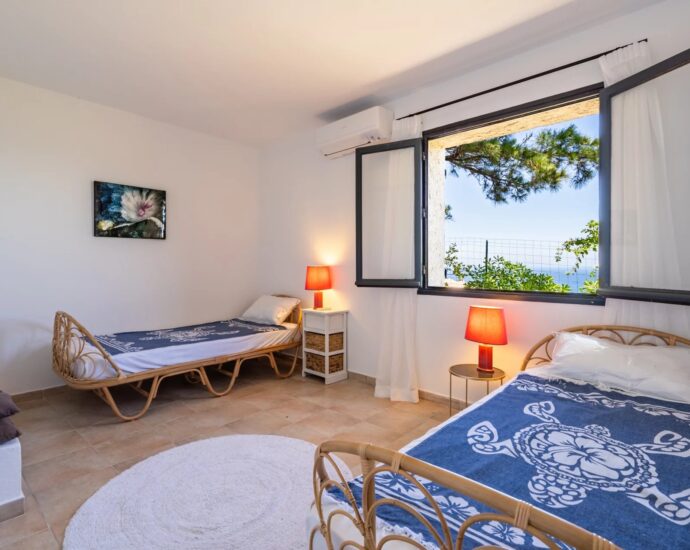 Monticello, villa 5 chambres, piscine, vue mer panoramique, proche plage