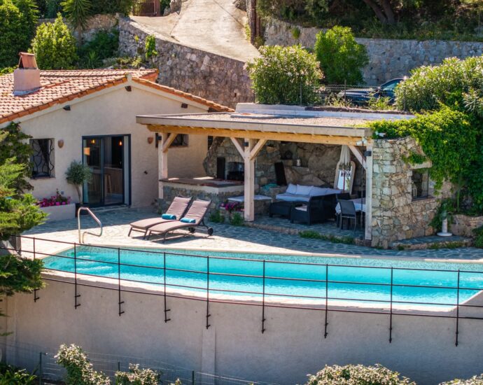 Monticello, villa 5 chambres, piscine, vue mer panoramique, proche plage