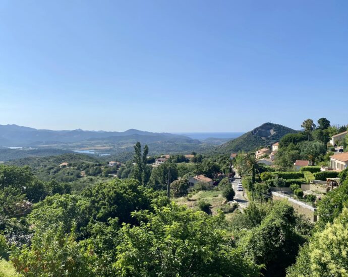 Demeure de Maître dominant la vallée du Nebbiu et le golfe de Saint-Florent