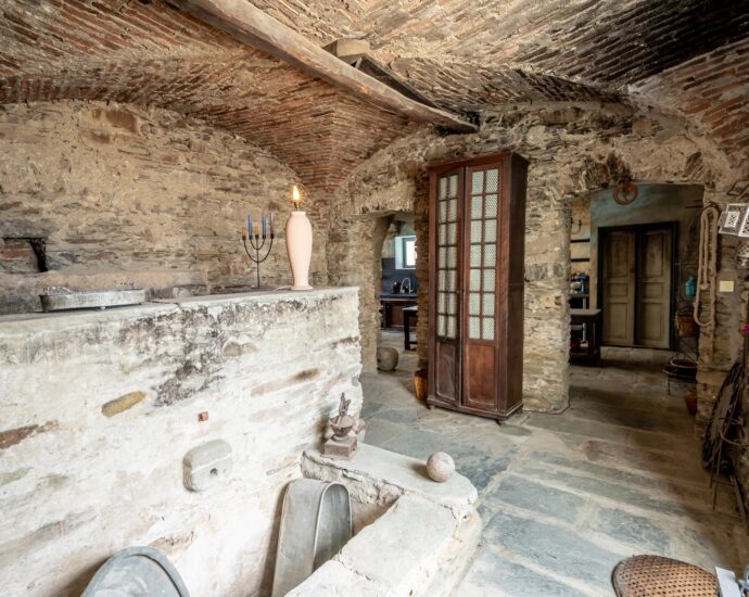 Demeure de Maître dominant la vallée du Nebbiu et le golfe de Saint-Florent