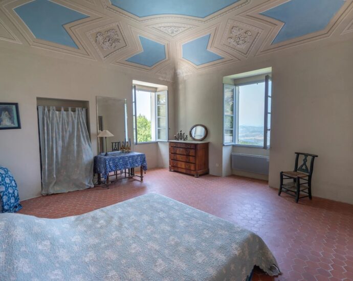 Demeure de Maître dominant la vallée du Nebbiu et le golfe de Saint-Florent