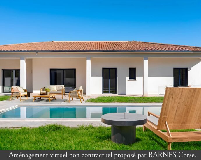Solenzara, Marine de Solaro, Villa contemporaine, 5 chambres, piscine chauffée, vue dégagée montagnes, plage à pied