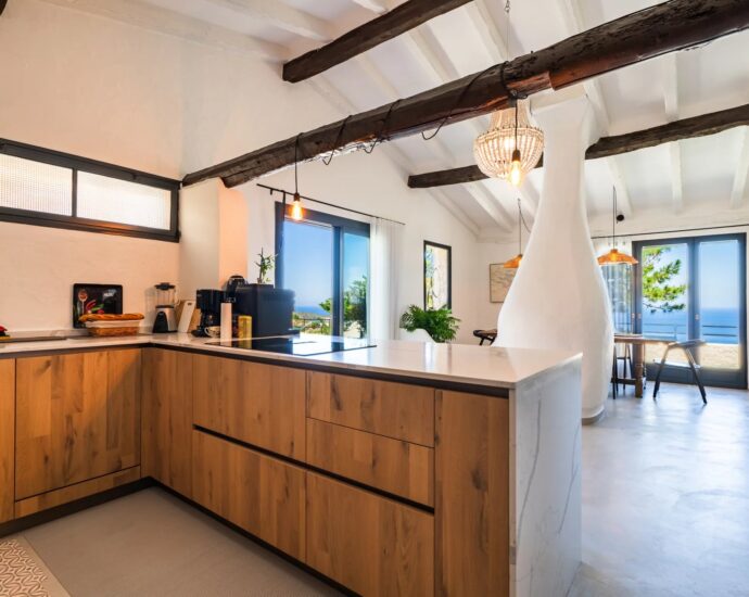 Monticello, villa 5 chambres, piscine, vue mer panoramique, proche plage