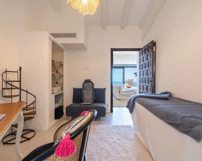 Monticello, villa 5 chambres, piscine, vue mer panoramique, proche plage