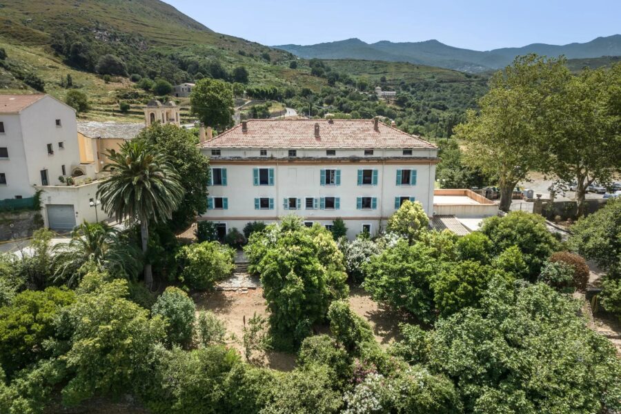 Demeure de Maître dominant la vallée du Nebbiu et le golfe de Saint-Florent