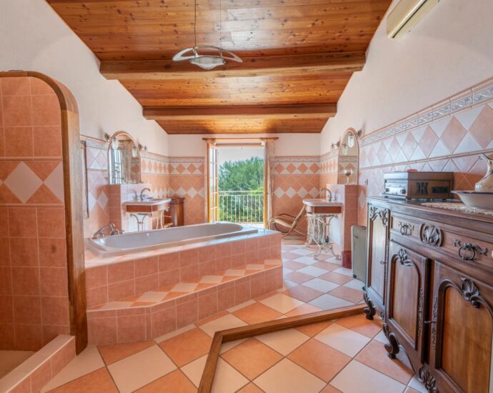 Bonifacio, Suartone, 3 bedrooms + 2 studios, sea view