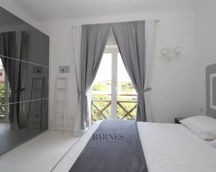 Cavallo Island – Apartment with hotel services – Panoramic view – Up to 4 people