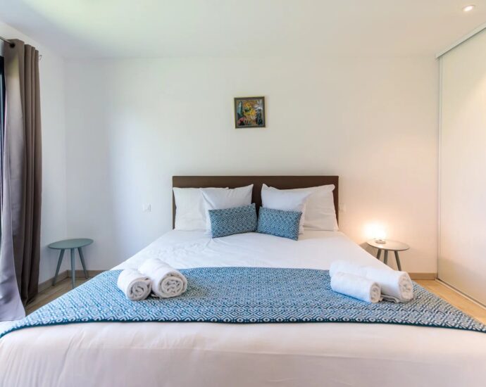 Southern Corsica – Cala Rossa – 4-bedroom Villa with Pool and Beach 300 meters away