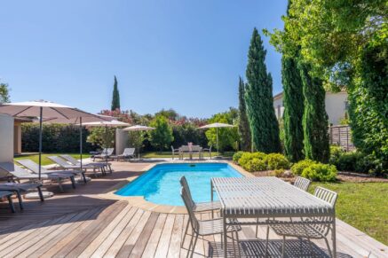 Marina Rossa, 4-bedroom villa, swimming pool, walking distance to the beach.