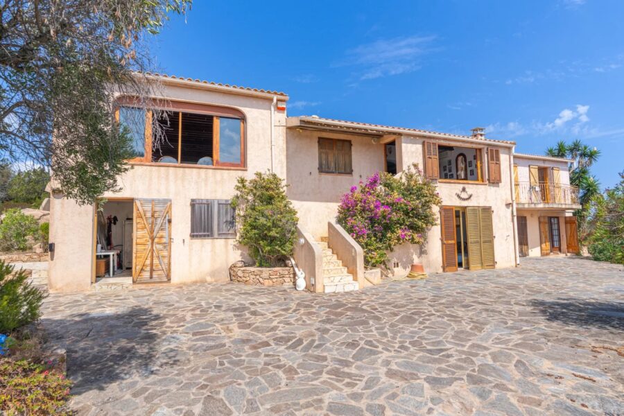 Bonifacio, Suartone, 3 bedrooms + 2 studios, sea view