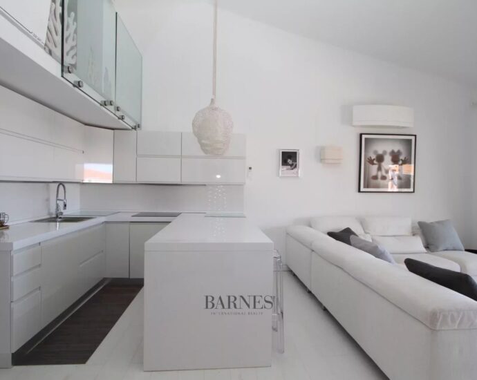 Cavallo Island – Apartment with hotel services – Panoramic view – Up to 4 people