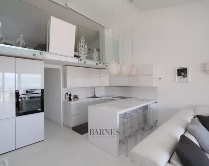 Cavallo Island – Apartment with hotel services – Panoramic view – Up to 4 people