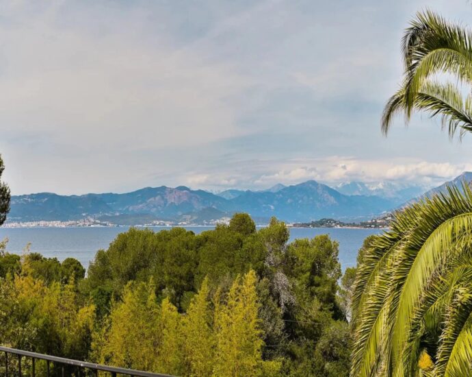 Exclusive, Pietrosella, Isolella Peninsula, Beach Villa Within Walking Distance, 7 Bedrooms, Sea View