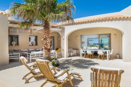 Ile de Cavallo – Villa d&rsquo;architecte 7 chambres – Pied dans l&rsquo;eau – Vue panoramique mer et montagne – Piscine