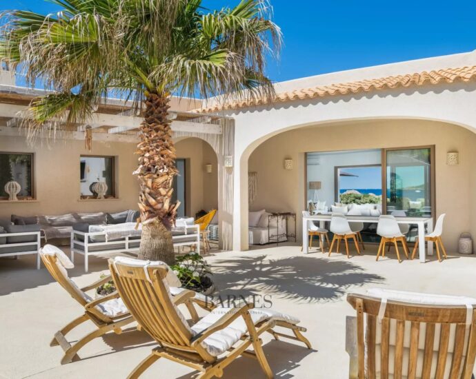 Ile de Cavallo – Villa d&rsquo;architecte 7 chambres – Pied dans l&rsquo;eau – Vue panoramique mer et montagne – Piscine