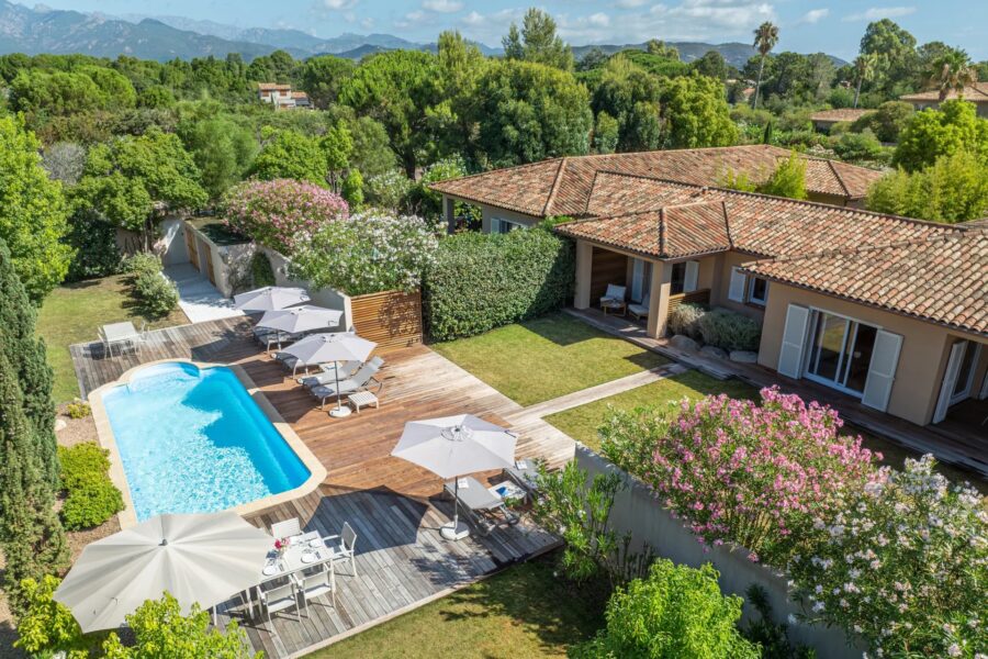 Marina Rossa, 4-bedroom villa, swimming pool, walking distance to the beach.