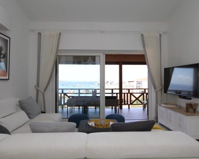 Cavallo Island – Apartment with hotel services – Panoramic view – Up to 4 people
