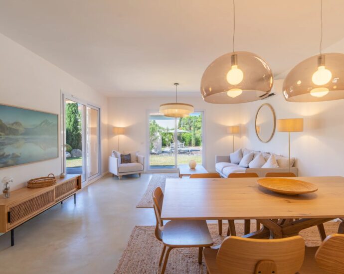 Marina Rossa, 4-bedroom villa, swimming pool, walking distance to the beach.