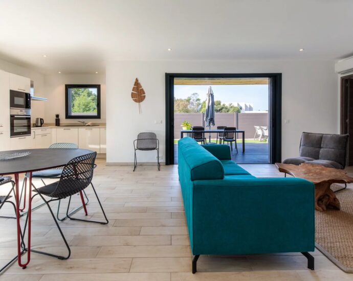 Lecci, Cala Rossa,  Villa de 3 chambres avec piscine et plage à pied