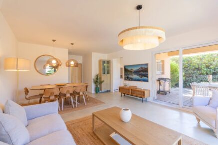 Marina Rossa, 4-bedroom villa, swimming pool, walking distance to the beach.