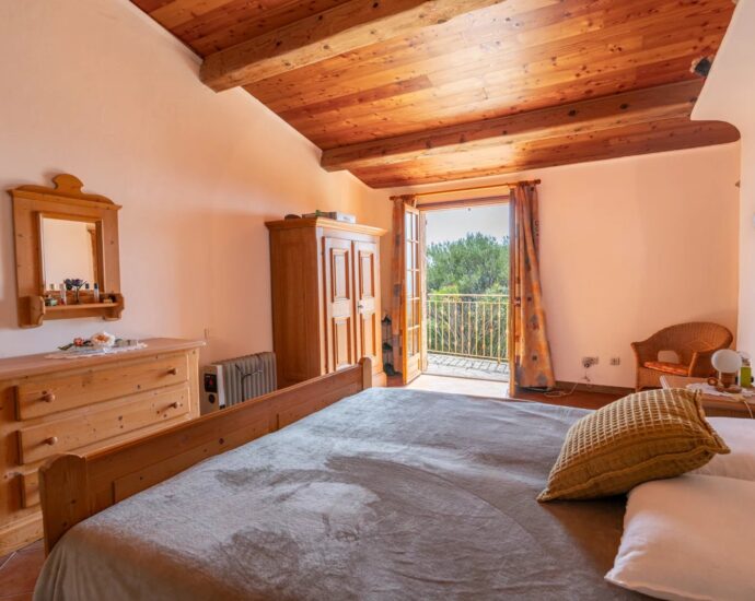 Bonifacio, Suartone, 3 bedrooms + 2 studios, sea view