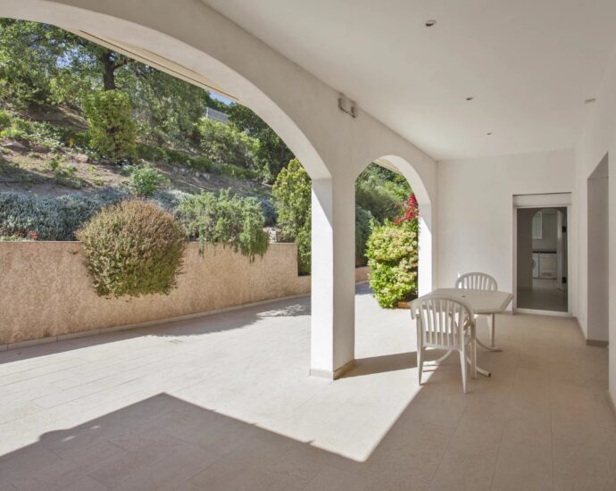 Calvi, 7 bedroom villa, swimming pool, panoramic view of the sea and Citadel