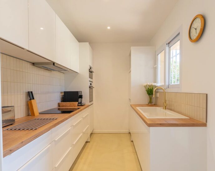 Marina Rossa, 4-bedroom villa, swimming pool, walking distance to the beach.