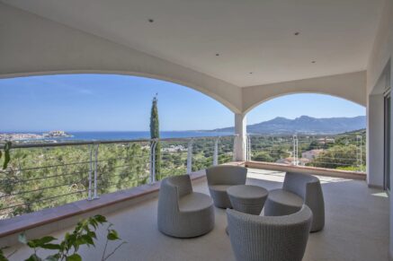 Calvi, 7 bedroom villa, swimming pool, panoramic view of the sea and Citadel