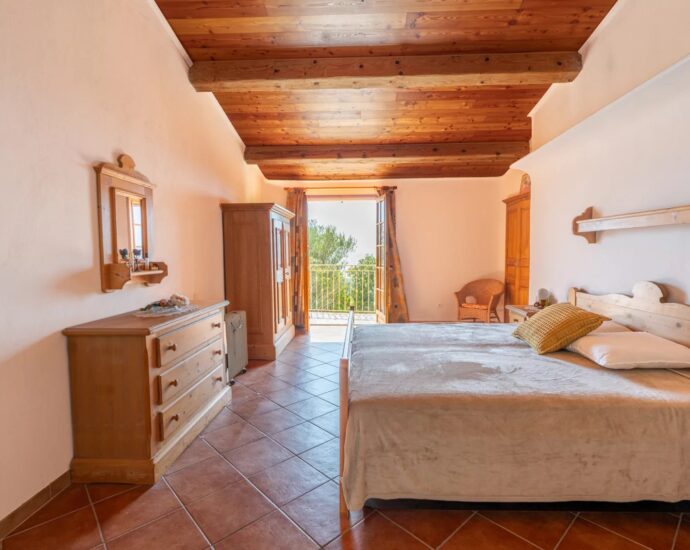 Bonifacio, Suartone, 3 bedrooms + 2 studios, sea view