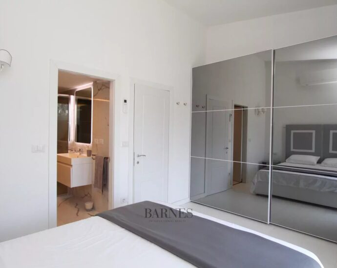 Cavallo Island – Apartment with hotel services – Panoramic view – Up to 4 people