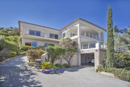 Calvi, 7 bedroom villa, swimming pool, panoramic view of the sea and Citadel