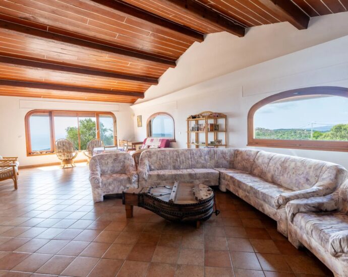 Bonifacio, Suartone, 3 bedrooms + 2 studios, sea view