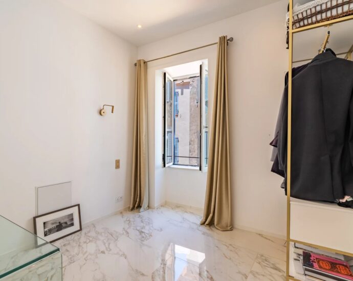 Calvi, appartement d&rsquo;exception, 3 chambres, vue mer panoramique