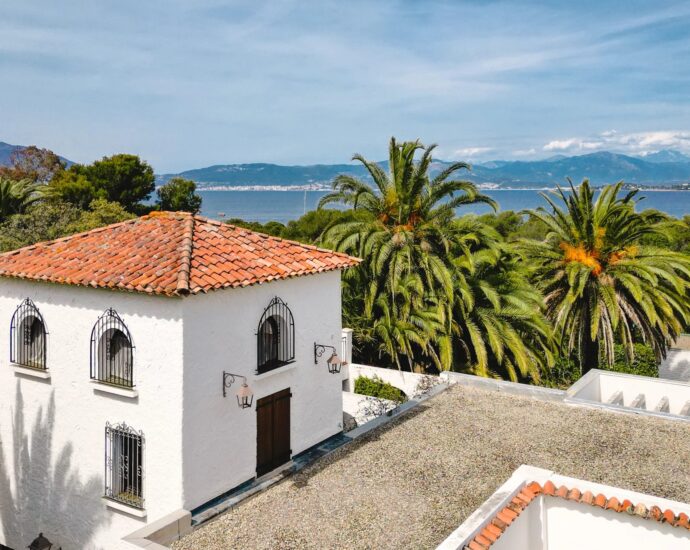 Exclusive, Pietrosella, Isolella Peninsula, Beach Villa Within Walking Distance, 7 Bedrooms, Sea View