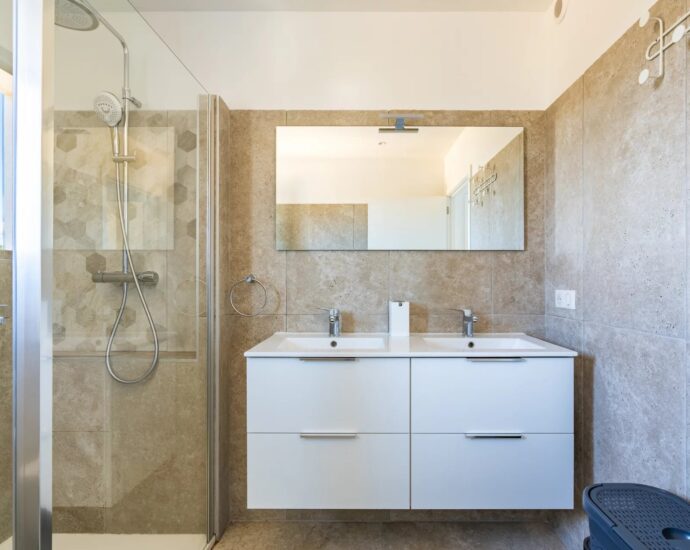 Calvi, Villa 6 chambres, Piscine, Vue mer panoramique, proche plage