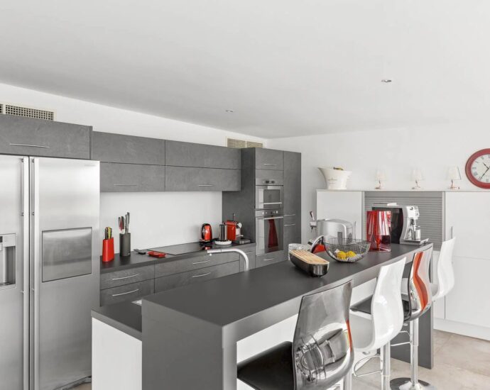 Exclusive, Pianottoli-Caldarello,  Architect-Designed Villa, 5 Bedrooms, Infinity Pool, Sea View , Near Chevano Beach