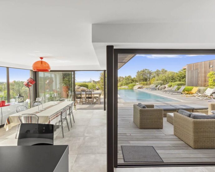 Exclusive, Pianottoli-Caldarello,  Architect-Designed Villa, 5 Bedrooms, Infinity Pool, Sea View , Near Chevano Beach