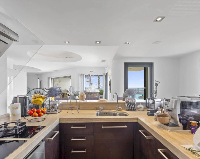 Porto-Vecchio, 6 Bedrooms, Swimming pool, Panoramic sea view, Close to the beach