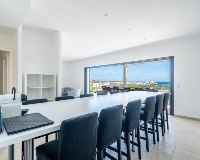 Calvi, Villa 6 chambres, Piscine, Vue mer panoramique, proche plage