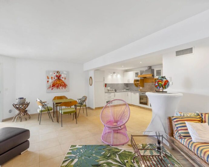 Porto-Vecchio, 6 Bedrooms, Swimming pool, Panoramic sea view, Close to the beach